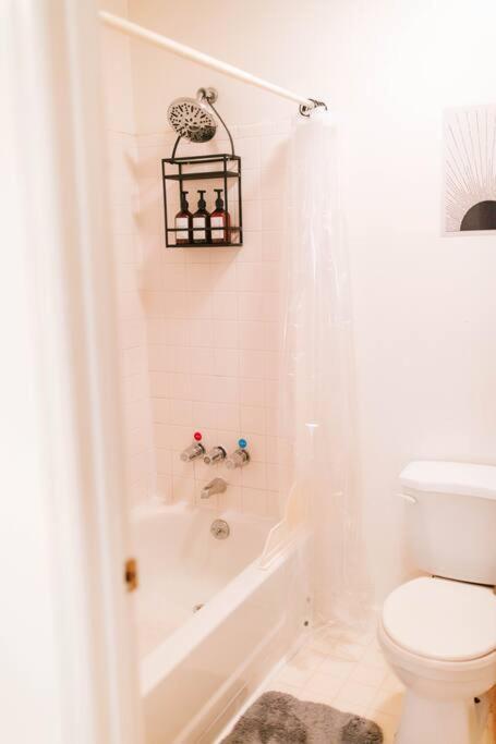Cozy 3-Bed Athens Getaway, Right Near Uga! Apartment Bagian luar foto