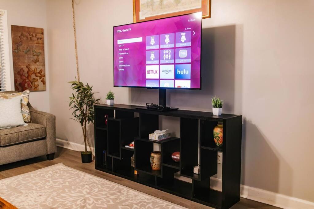 Cozy 3-Bed Athens Getaway, Right Near Uga! Apartment Bagian luar foto