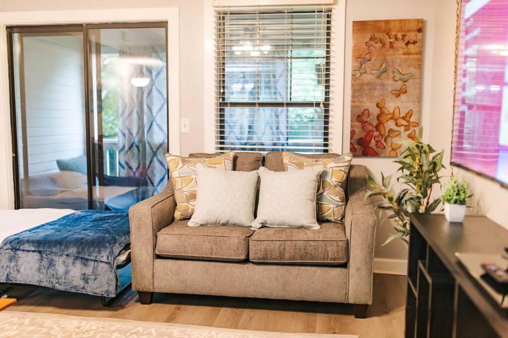 Cozy 3-Bed Athens Getaway, Right Near Uga! Apartment Bagian luar foto
