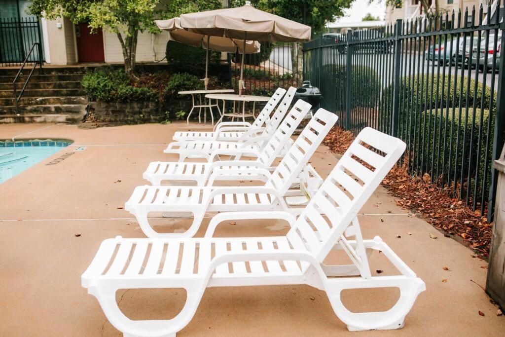 Cozy 3-Bed Athens Getaway, Right Near Uga! Apartment Bagian luar foto