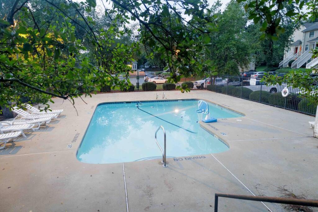 Cozy 3-Bed Athens Getaway, Right Near Uga! Apartment Bagian luar foto